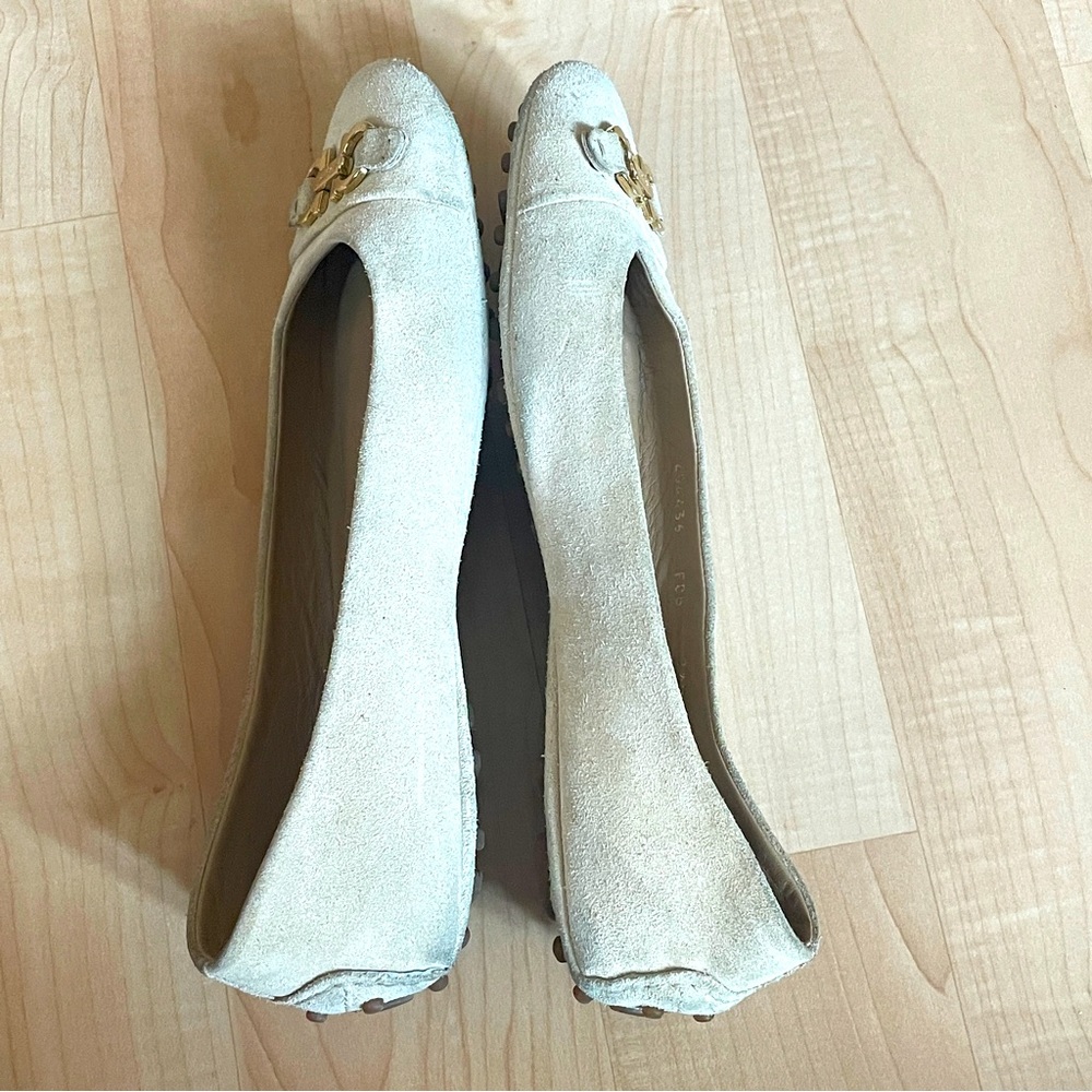 Salvatore Ferragamo beige suede ballet flats 7.5M - Picture 4 of 12